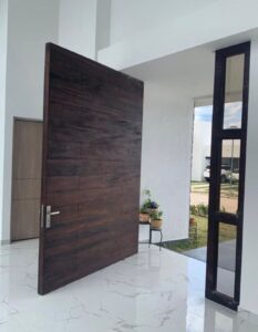 PUERTAS EN MADERA